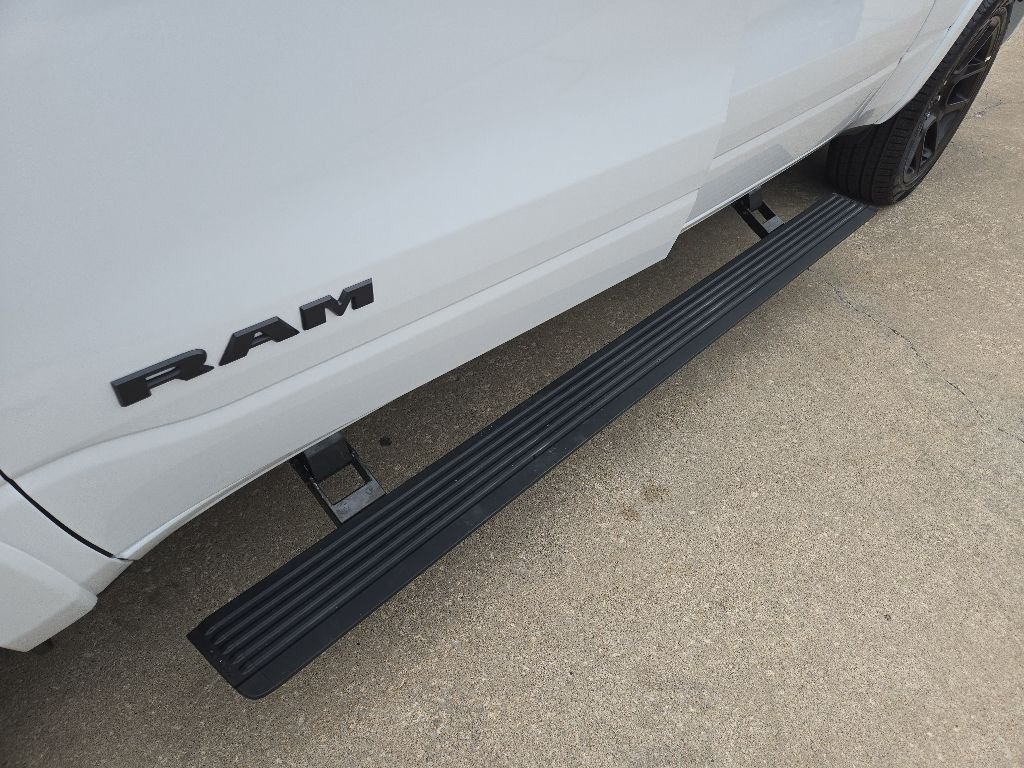 New 2026 Ivory White Tri-Coat Pearl-Coat Exterior Paint RAM Laramie image 22