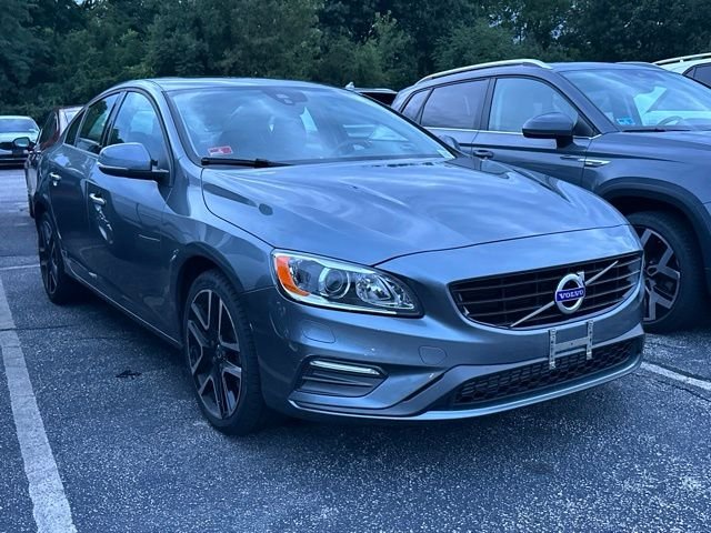 Used 2018 Gray Volvo T5 Dynamic image 1