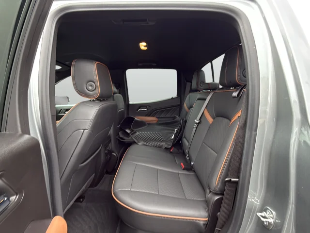 Used 2024 Gray GMC AT4 image 27
