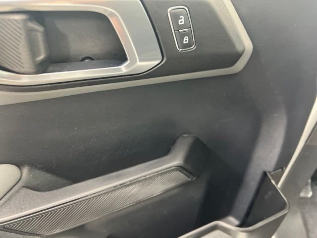 Used 2021 Oxford White Ford Base image 12