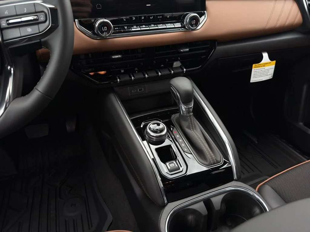 2026 GMC Canyon AT4 - Photo 15