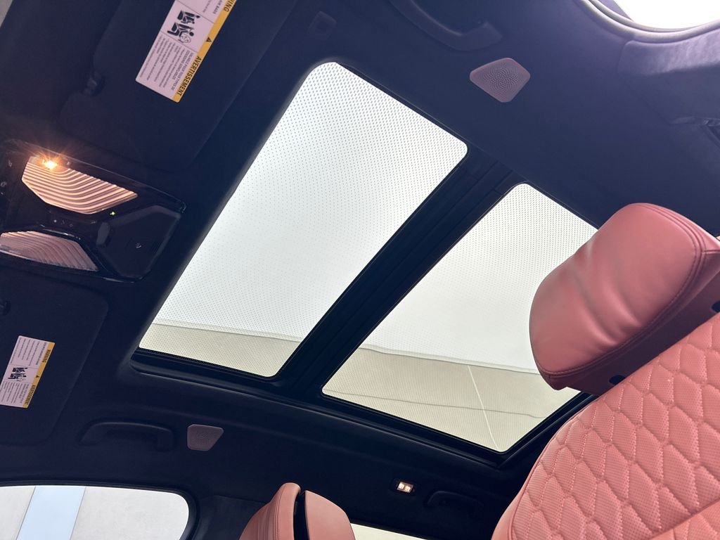 Used 2025 Blue BMW ALPINA XB7 image 23