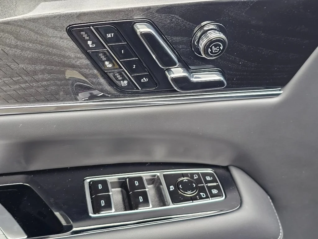New 2026 Luna Metallic Cadillac Premium Sport image 25