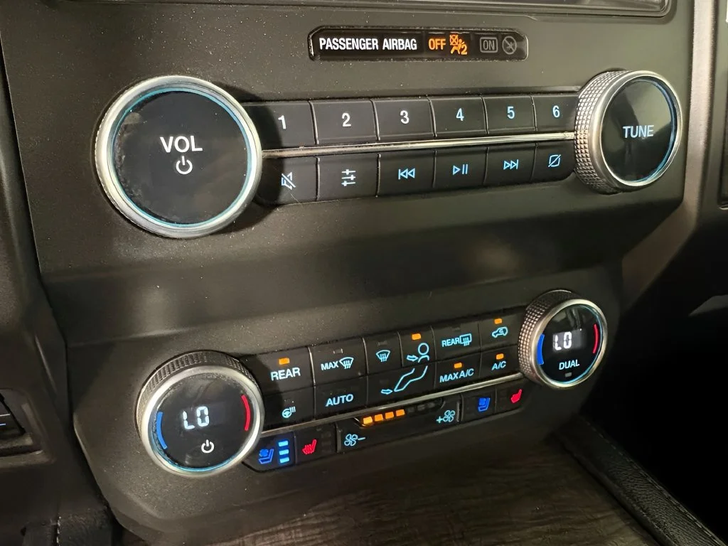 Used 2020 Black Ford Limited image 30