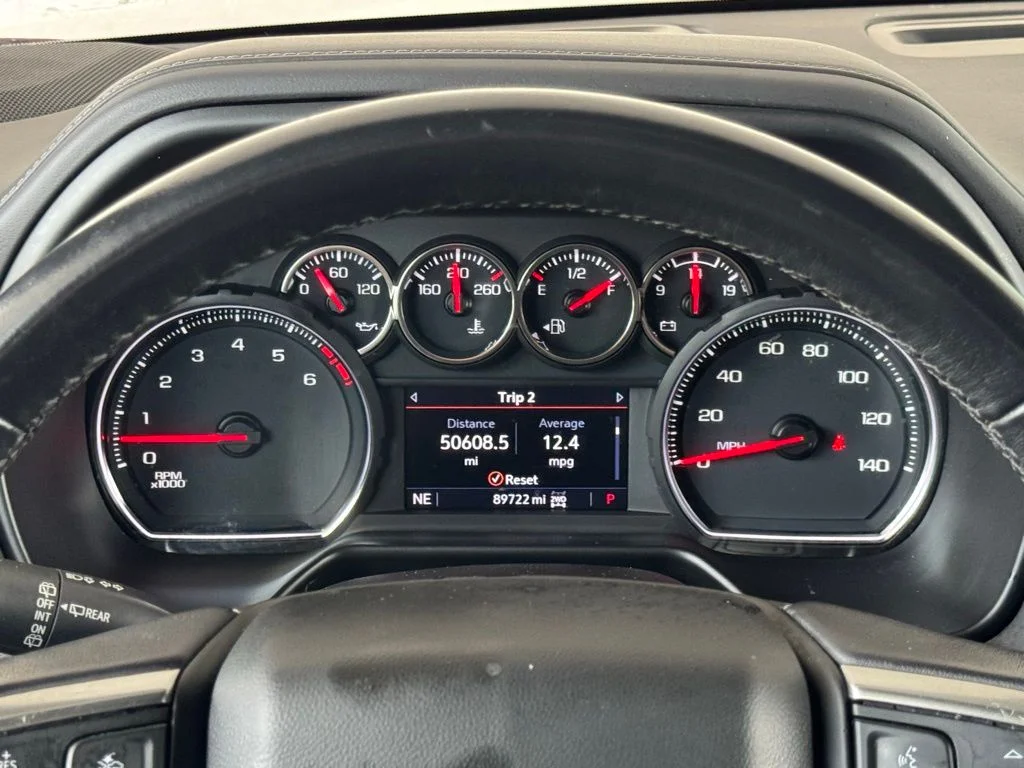 Used 2021 Red Chevrolet Z71 image 31