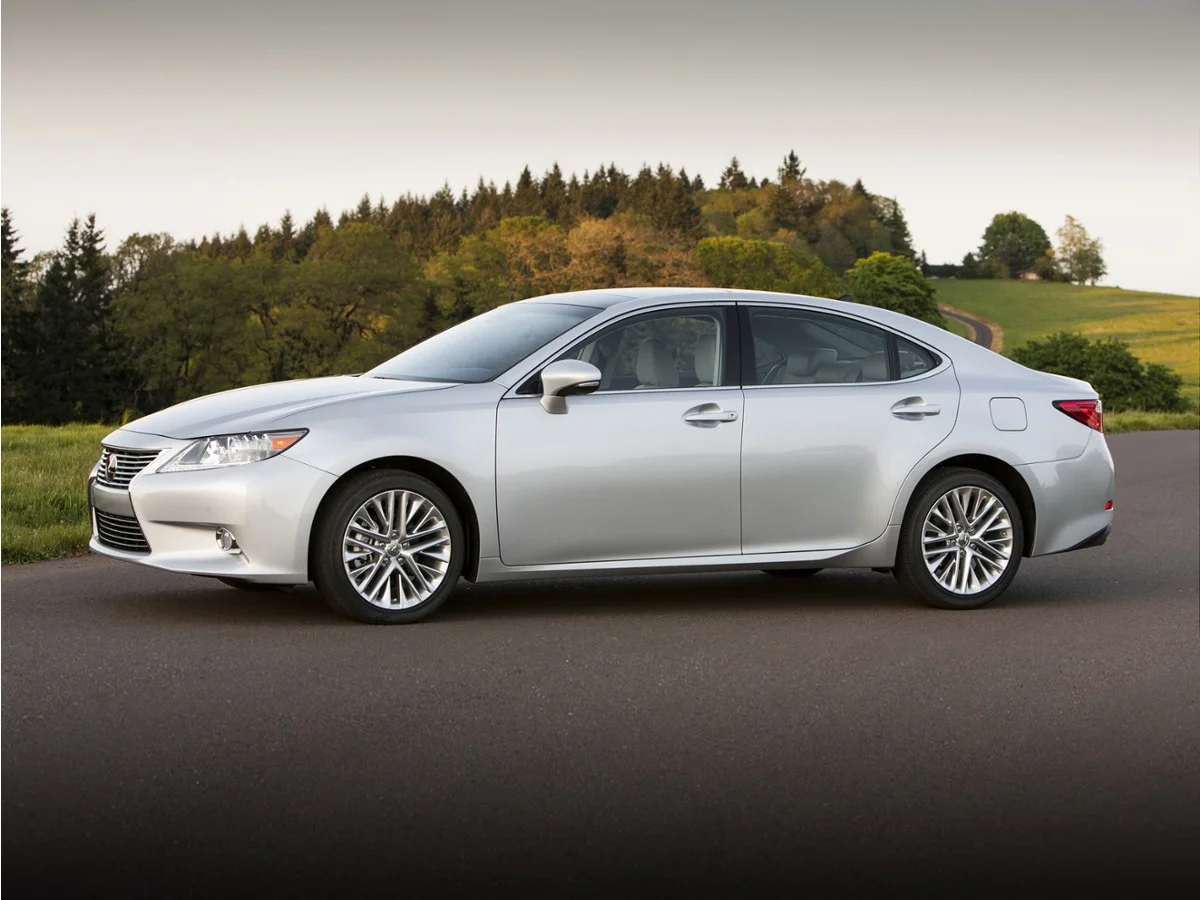 Used 2013  Lexus 350 image 1
