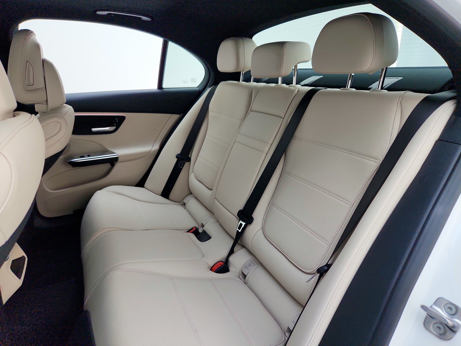 New 2026 Polar White Mercedes-Benz C 300 Sedan image 18