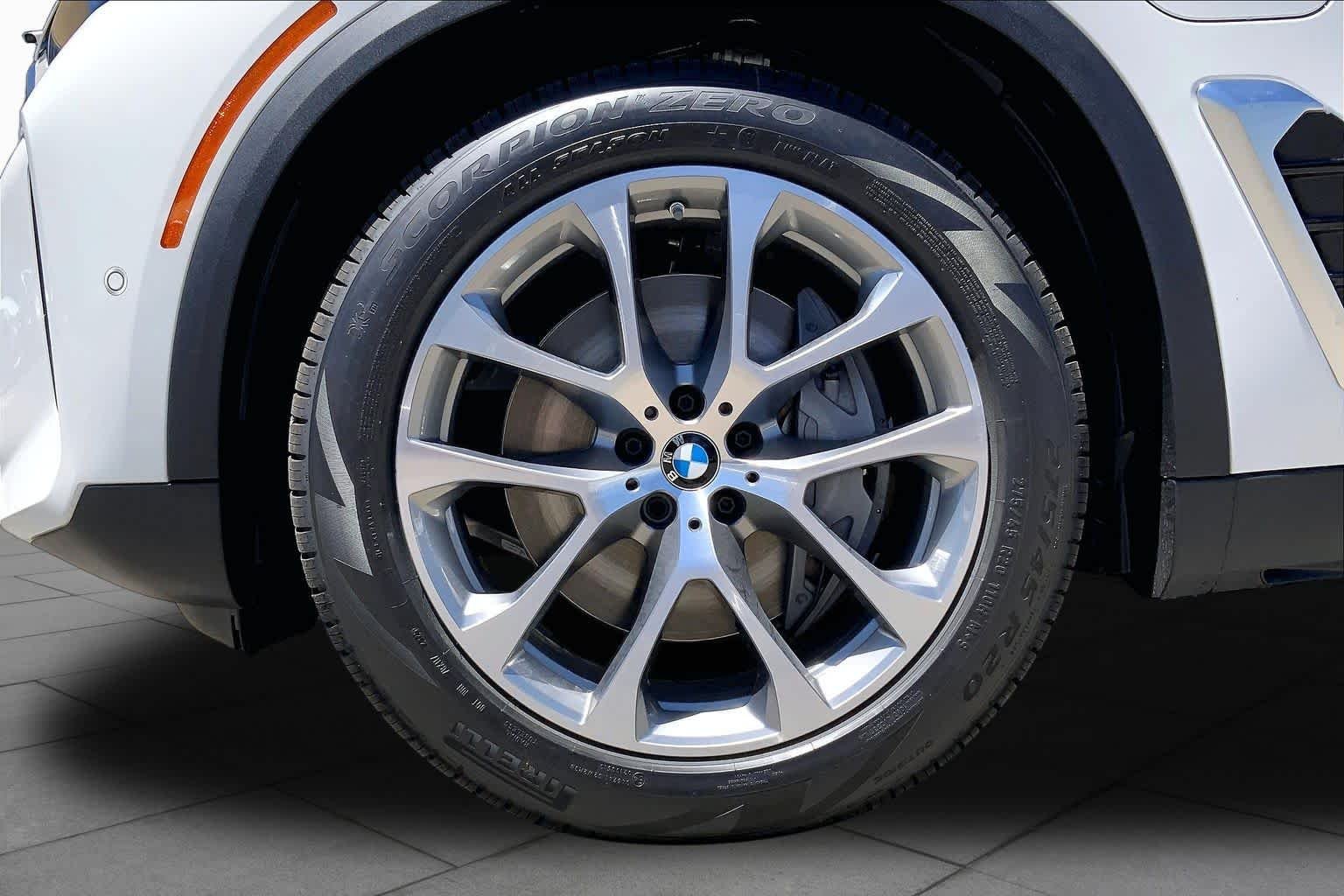 New 2026 Alpine White BMW xDrive50e image 11