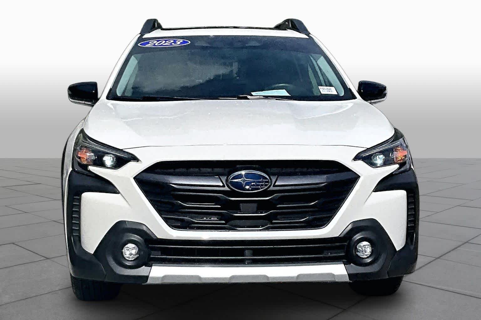 Used 2023 Crystal White Pearl Subaru Limited image 4
