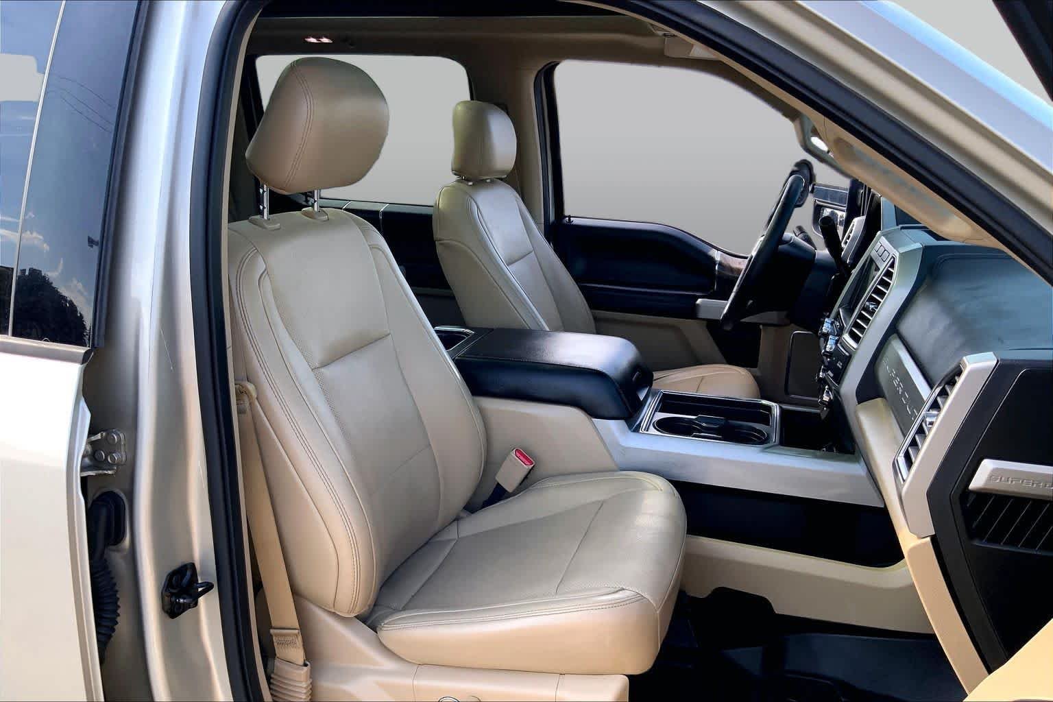 Used 2017 White Gold Ford Lariat image 8
