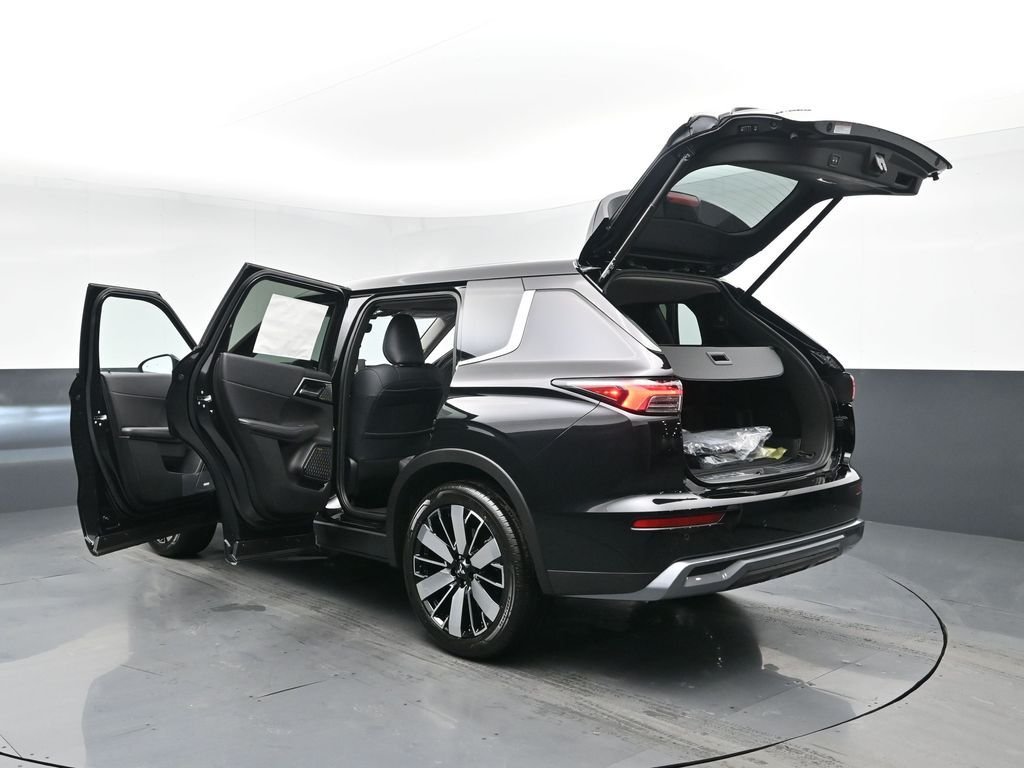 New 2026 Black Mitsubishi SE image 31