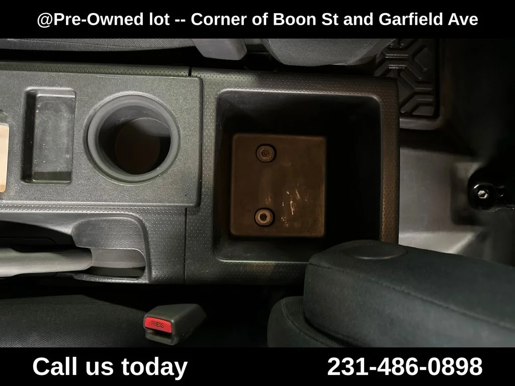 Used 2007 Red Toyota Base image 25