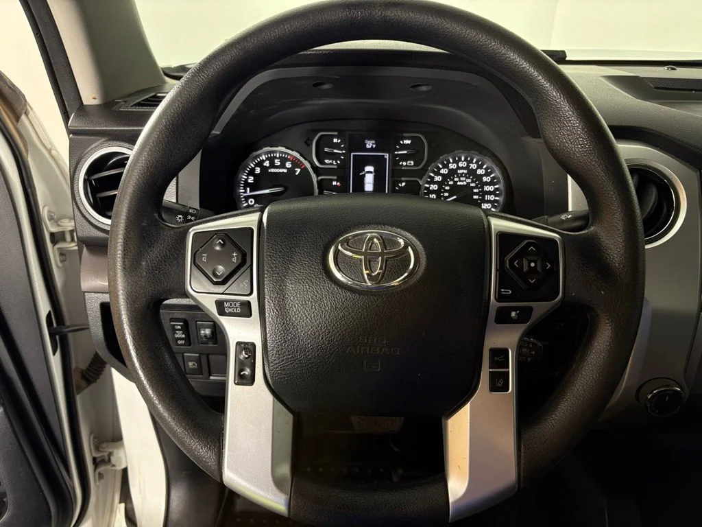 Used 2019 White Toyota SR5 image 18