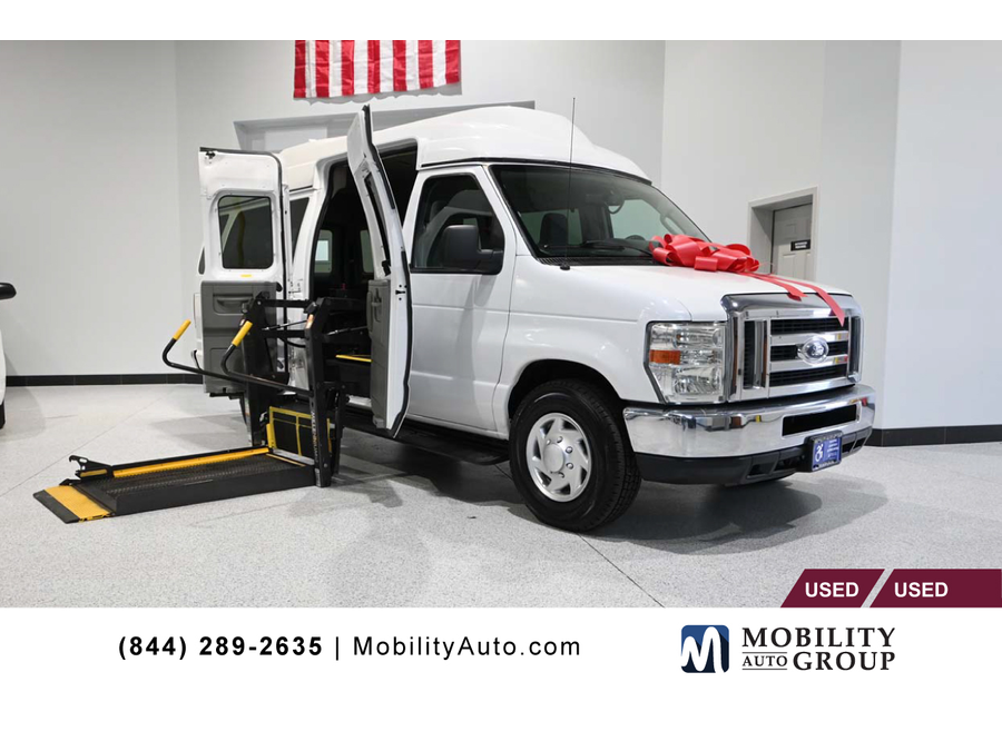 2012 Ford E-Series Econoline Wagon XLT