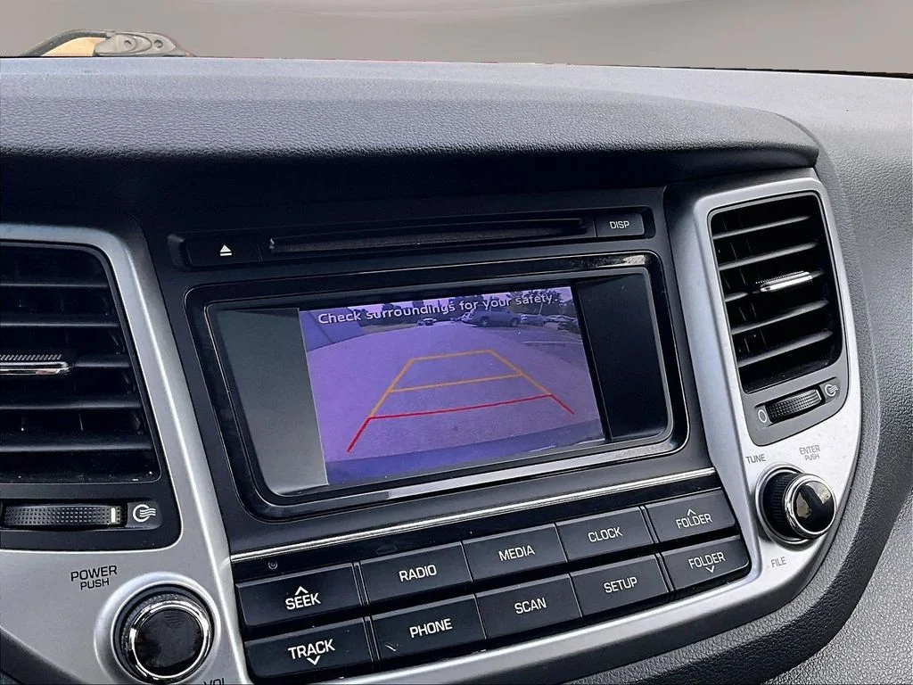 Used 2018 Gray Hyundai SE image 17