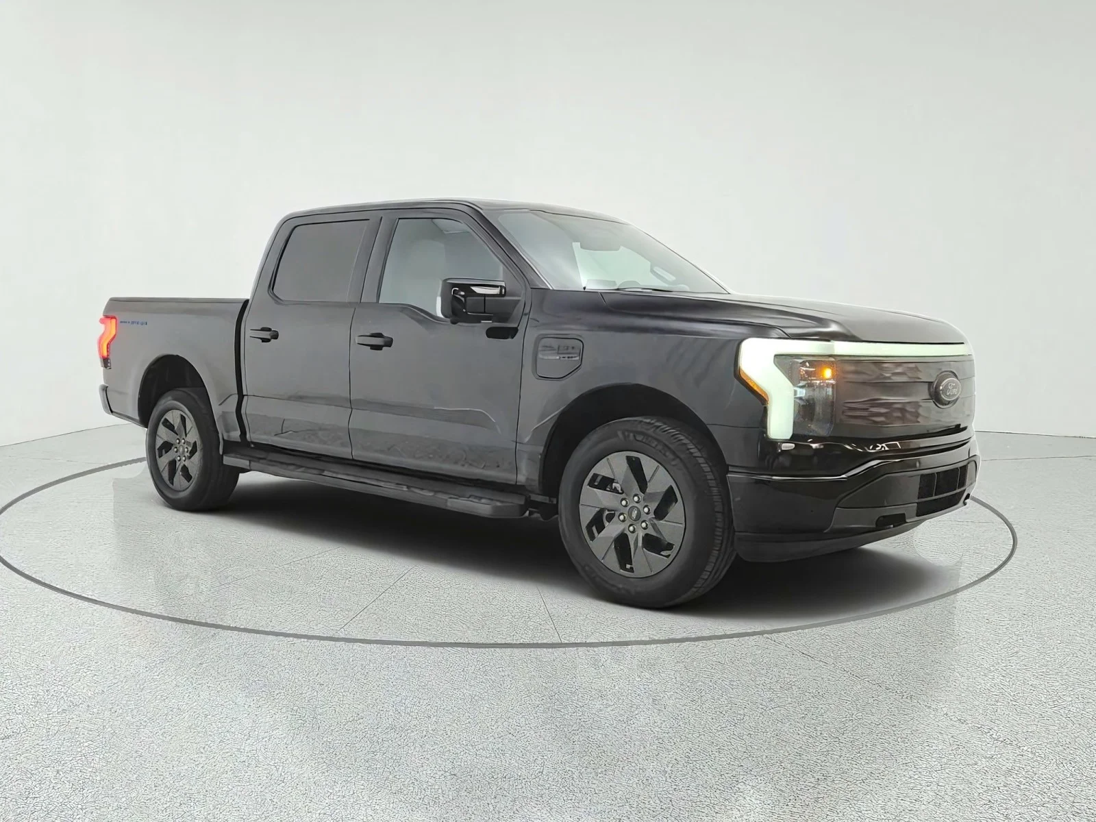 Used 2022 Agate Black Metallic Ford LARIAT image 3