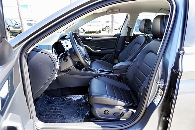 Used 2024 Gray Volkswagen 1.5T SE image 19