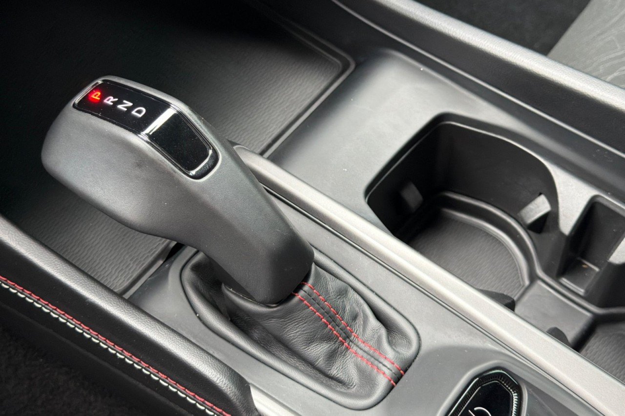 Used 2025 DIAMOND BLACK CRYST Dodge R/T image 20