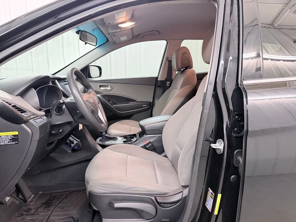 Used 2017 Black Hyundai 2.4 Base image 10