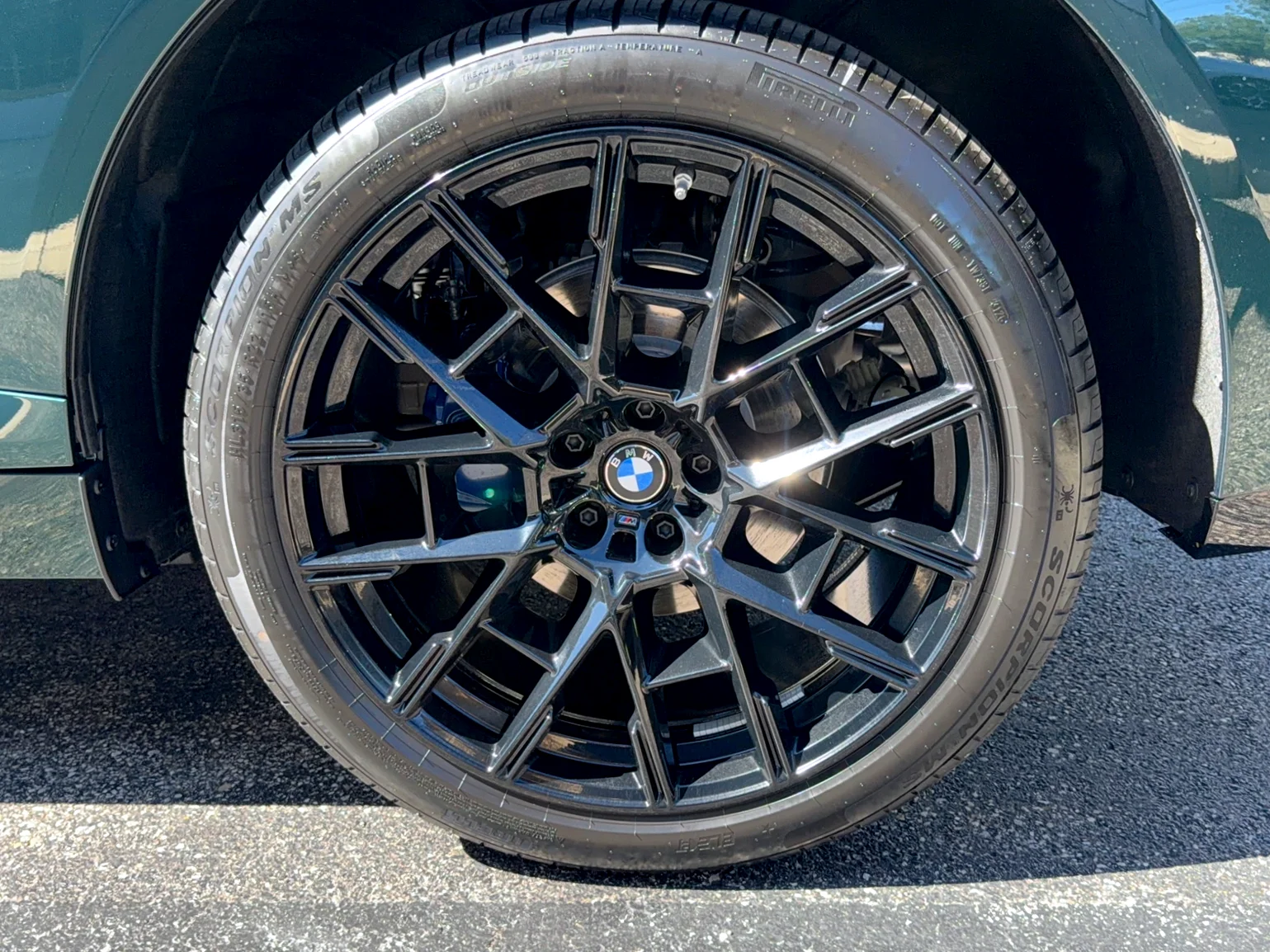 New 2027 Vancouver Green Metallic BMW 40 xDrive image 38
