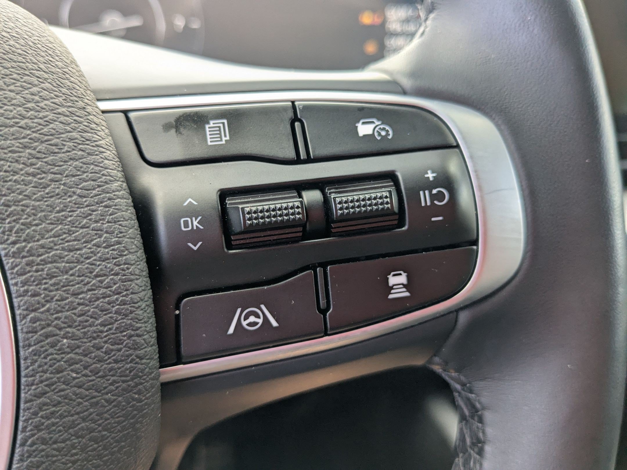 Certified Used 2025 Green Kia X-Pro image 19
