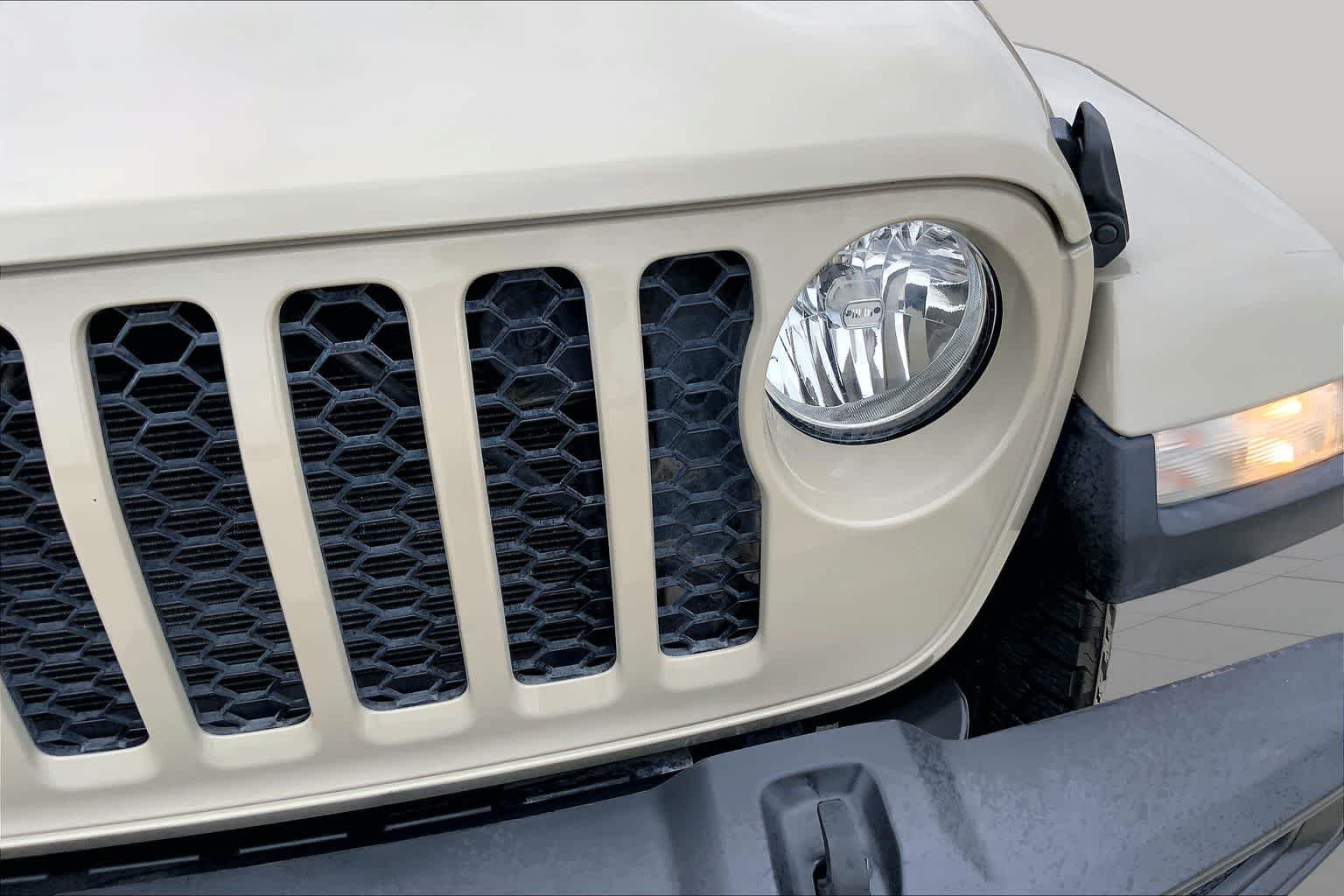 Used 2022 Hydro Blue Pearlcoat Jeep Altitude image 29