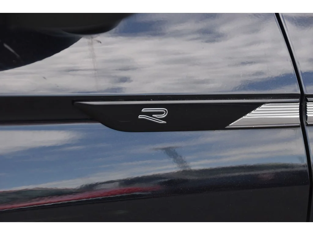 Used 2022 Deep Black Pearl Volkswagen SE R-Line Black image 32