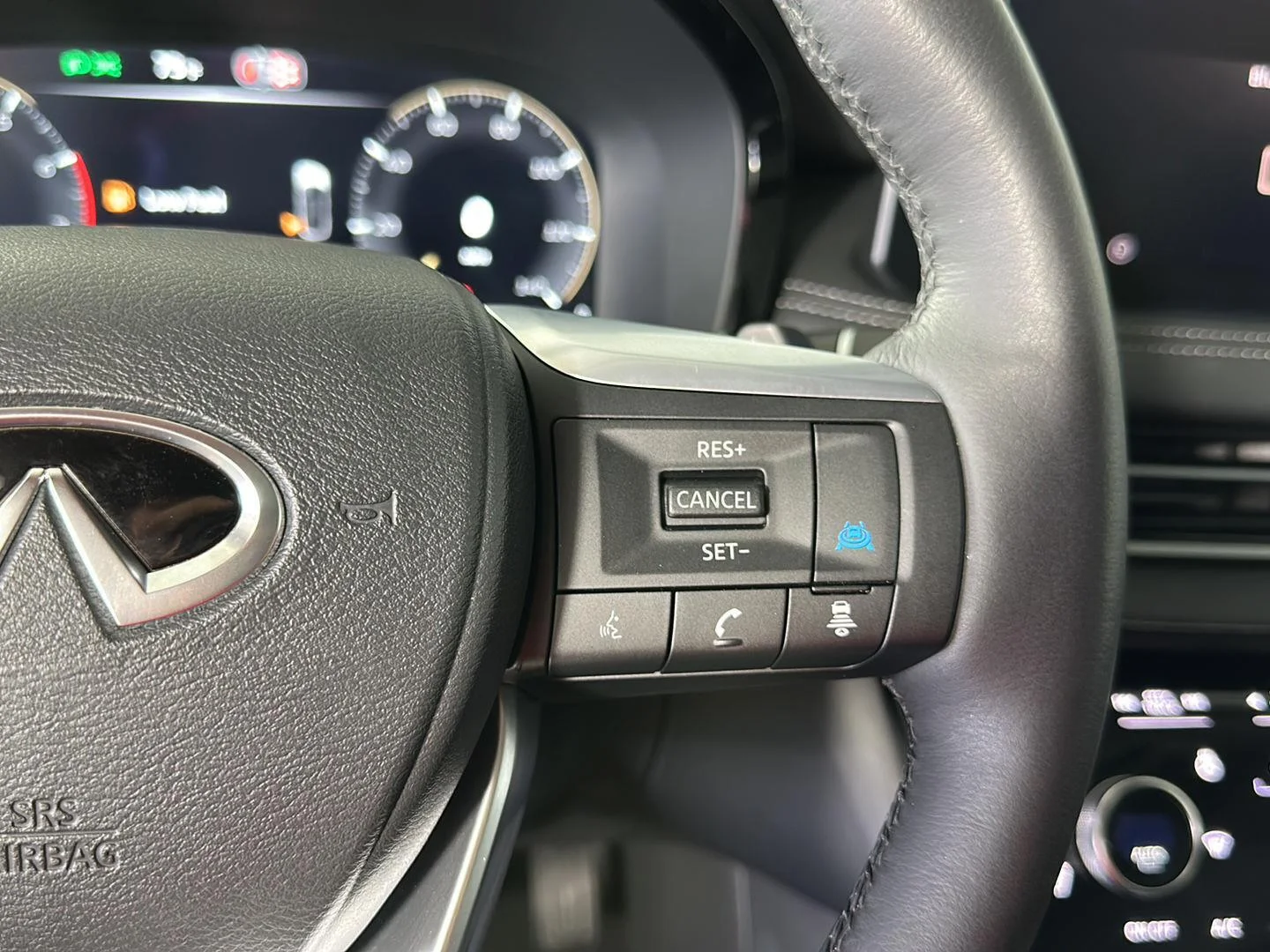 Used 2026 Mineral Black INFINITI LUXE image 15