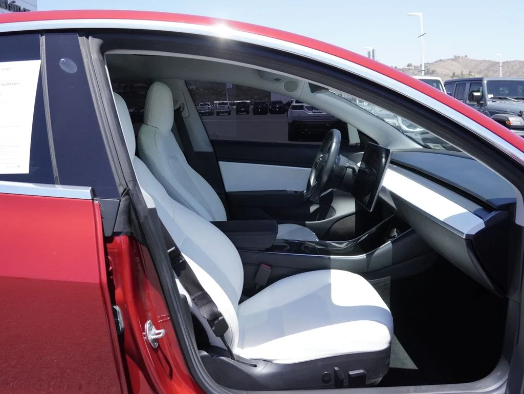 Used 2018 Red Tesla Long Range image 19