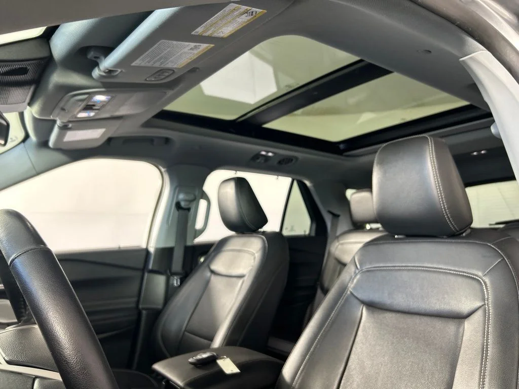 Used 2023 Silver Ford Limited image 22
