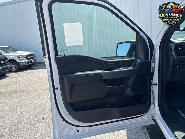 New 2026 Oxford White Ford XLT image 10