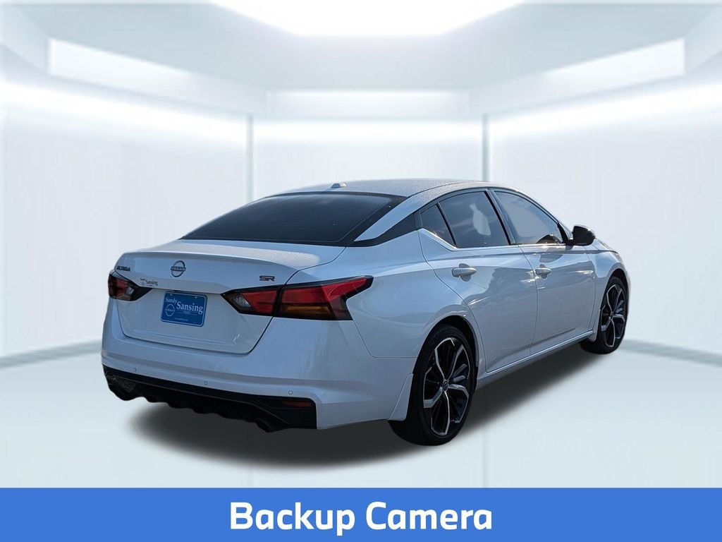 Used 2024 White Nissan 2.5 SR image 7