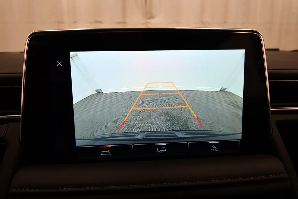 Used 2023  GMC SLE image 25