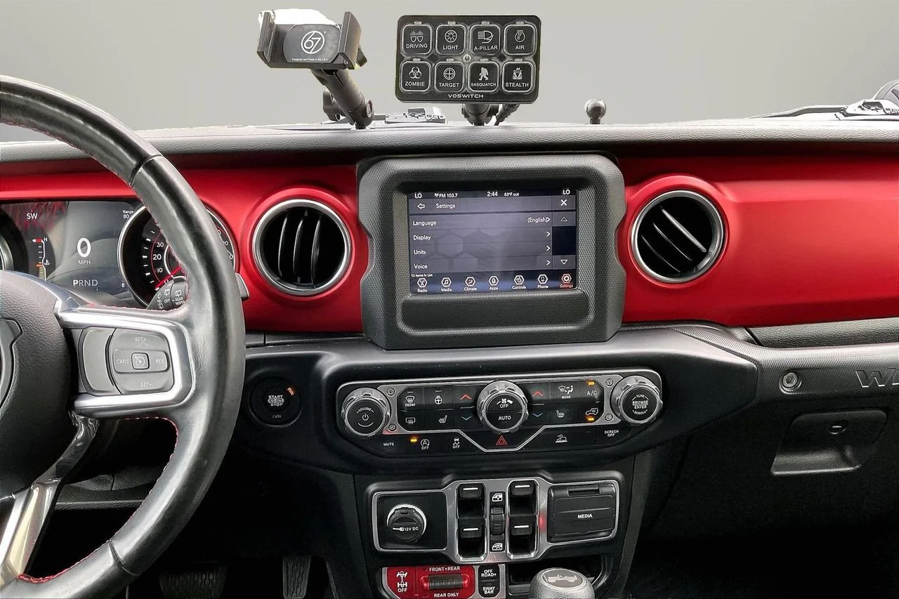 Used 2021  Jeep Rubicon image 12