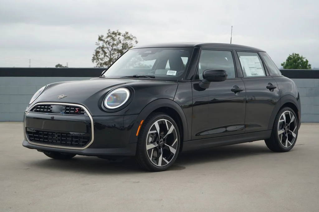 2026 MINI Hardtop Cooper S's photo