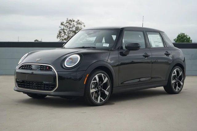 2026 MINI Hardtop Cooper S's photo