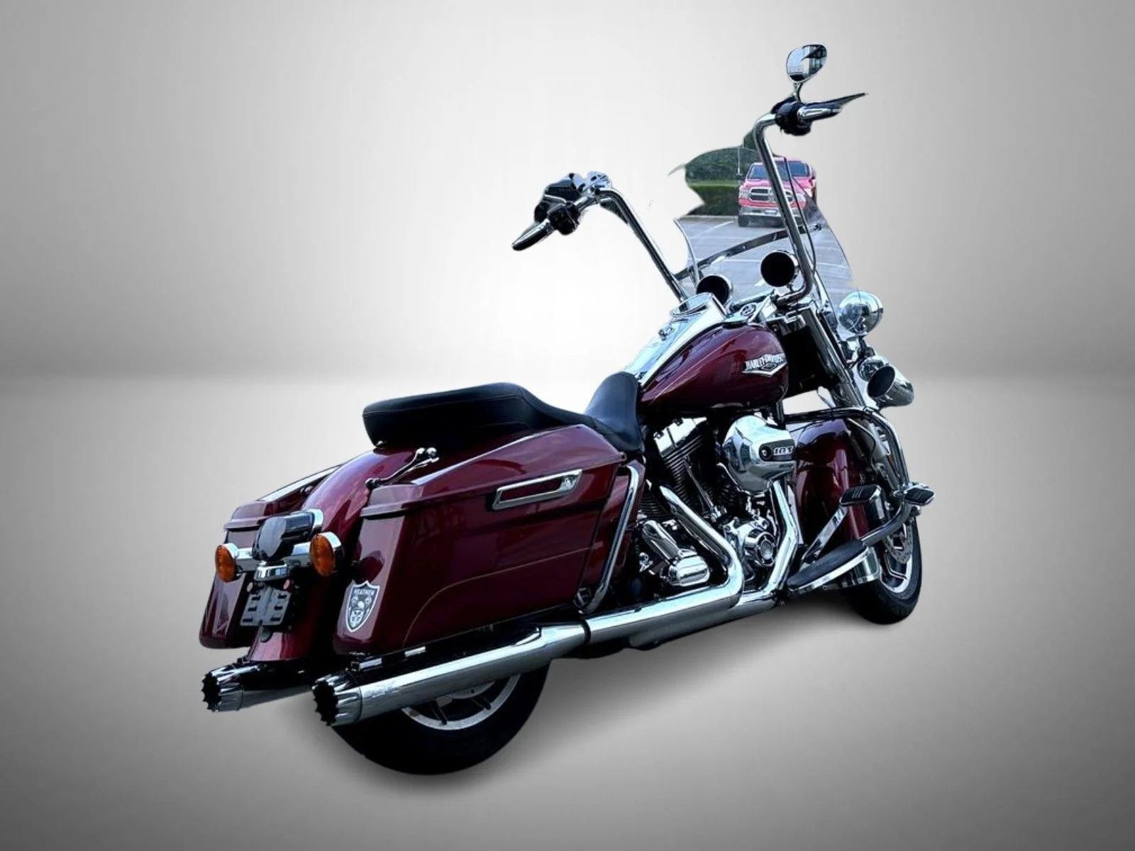 Used 2015 Red Harley-Davidson Road King image 5