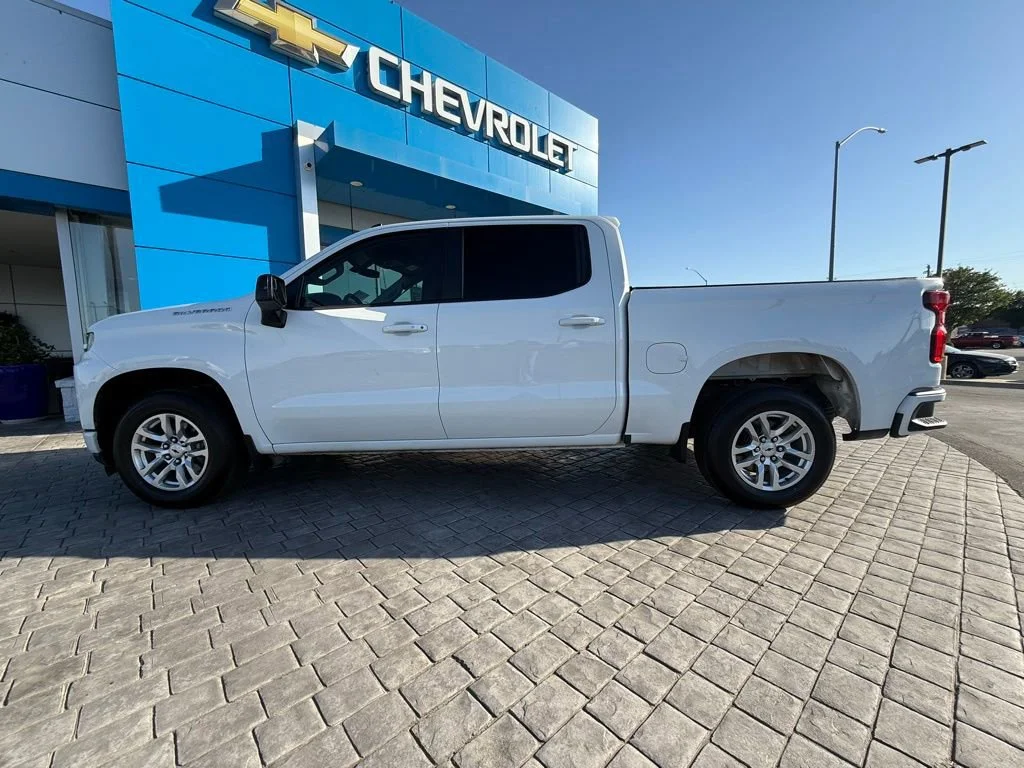 Used 2019 SUMMIT WHITE Chevrolet RST image 10
