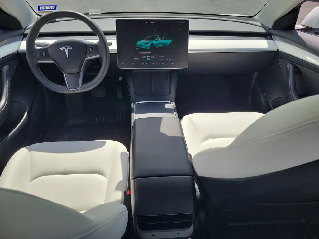 Used 2022 White Tesla RWD image 18