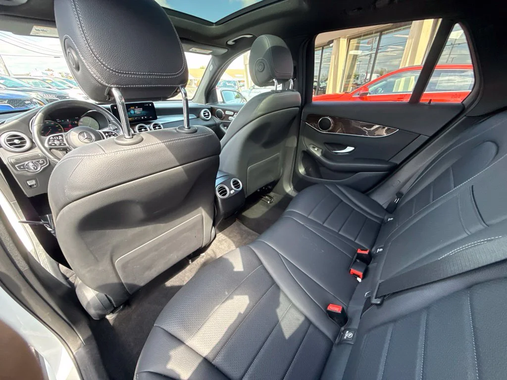Used 2021 White Mercedes-Benz GLC 300 image 35