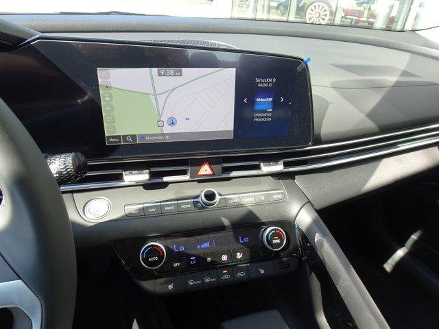 2025 Hyundai Elantra SEL - Photo 14
