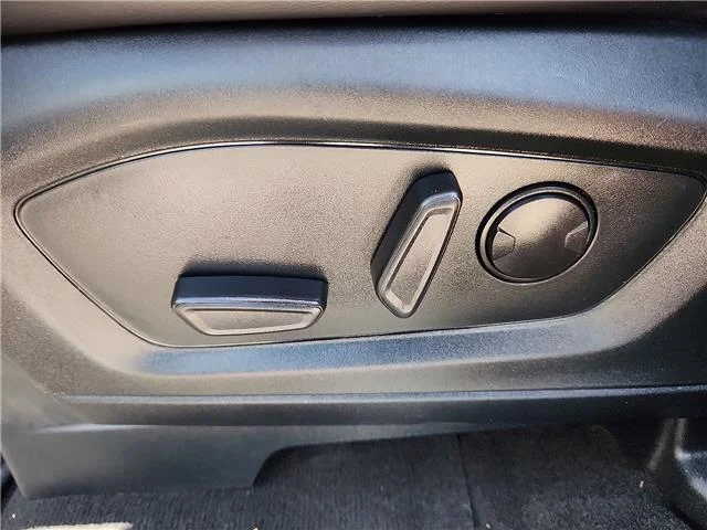 Used 2023 Silver Ford XLT 4x2 image 13