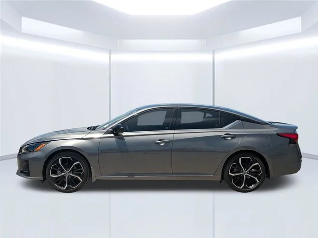 Used 2024 Gray Nissan 2.5 SR image 2