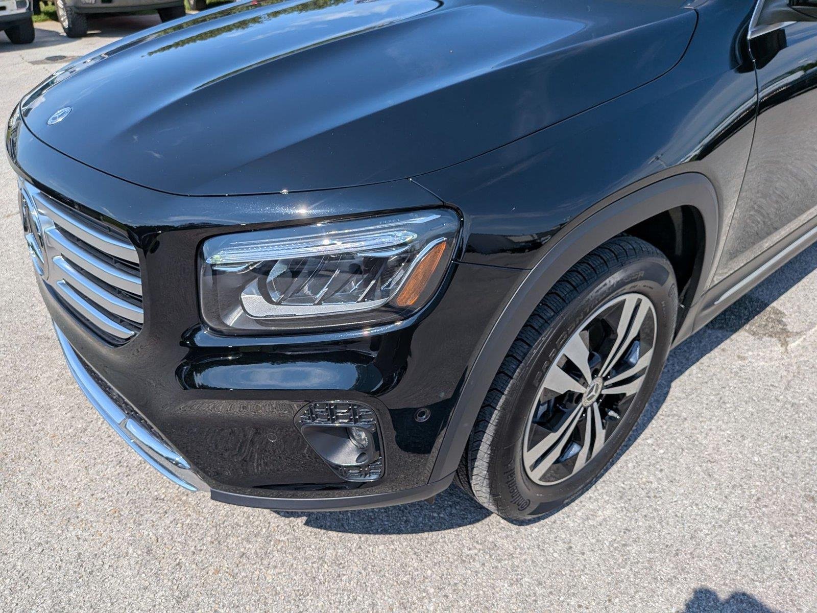 Used 2025 Night Black Mercedes-Benz GLB 250 image 9