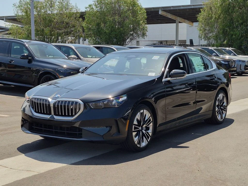 New 2027 Black BMW eDrive40 image 2