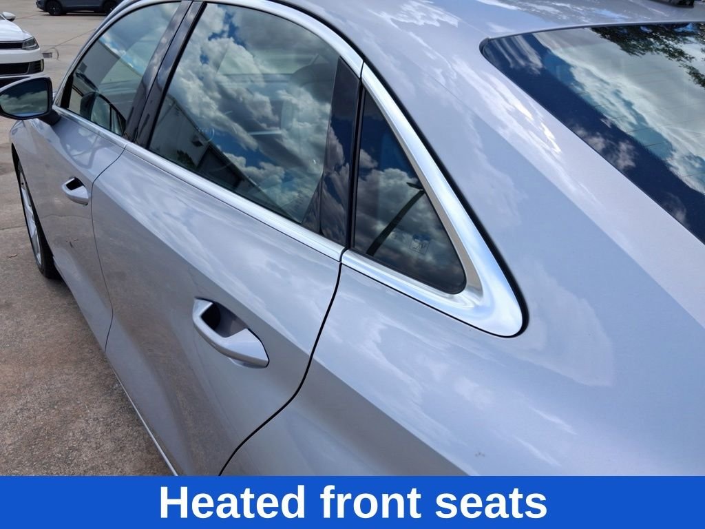 Used 2024  Audi 40 Premium image 33
