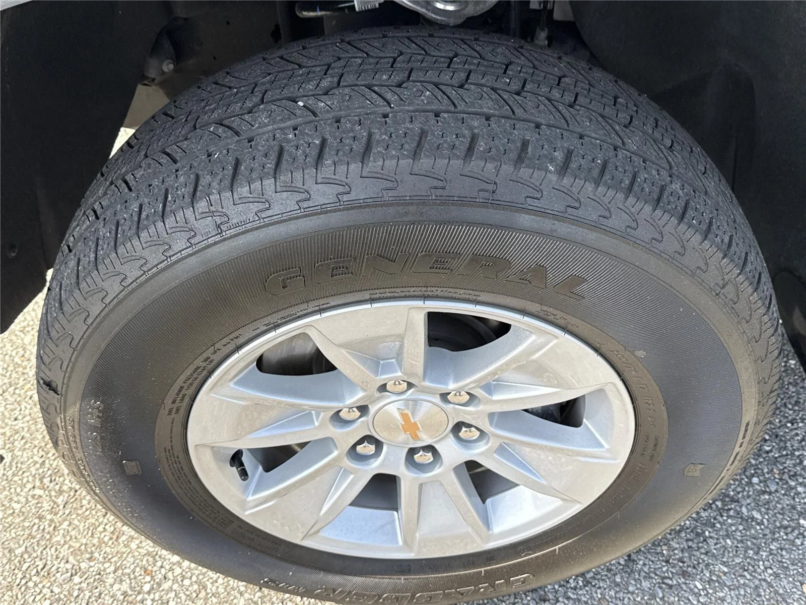 Used 2025 Cypress Gray Chevrolet LT image 13
