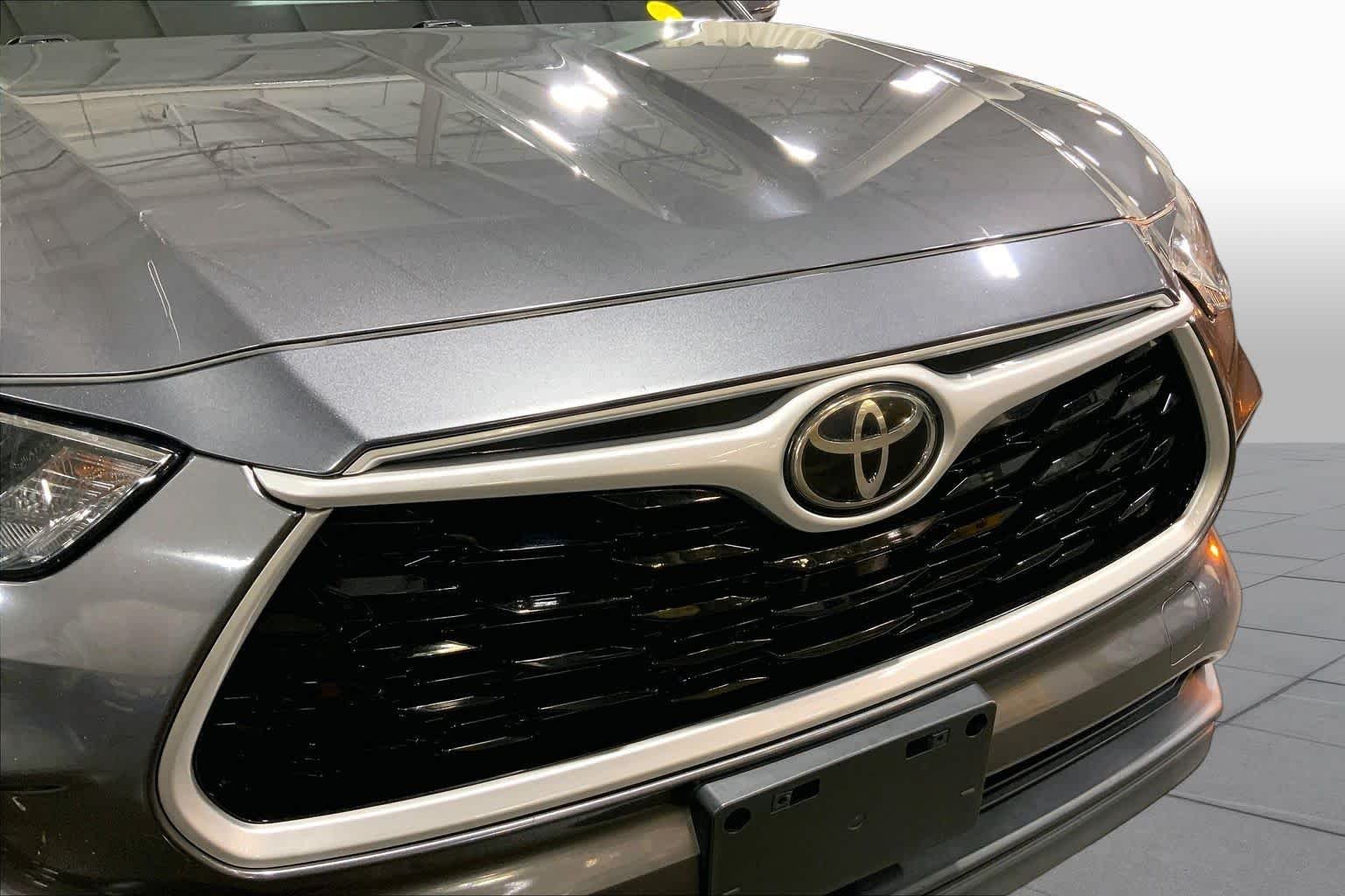 Used 2021 Magnetic Gray Metallic Toyota LE image 30