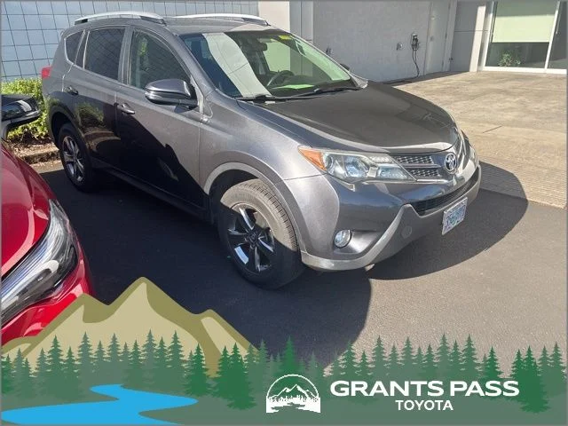 2015 Toyota RAV4 XLE AWD's photo