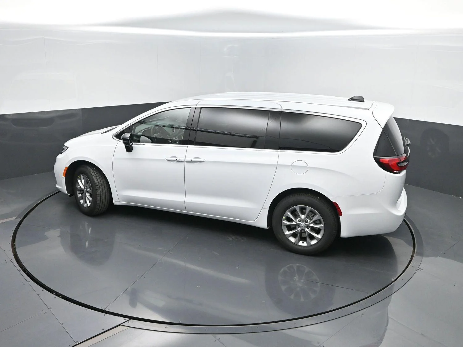 2026 Chrysler Pacifica Select - Photo 39